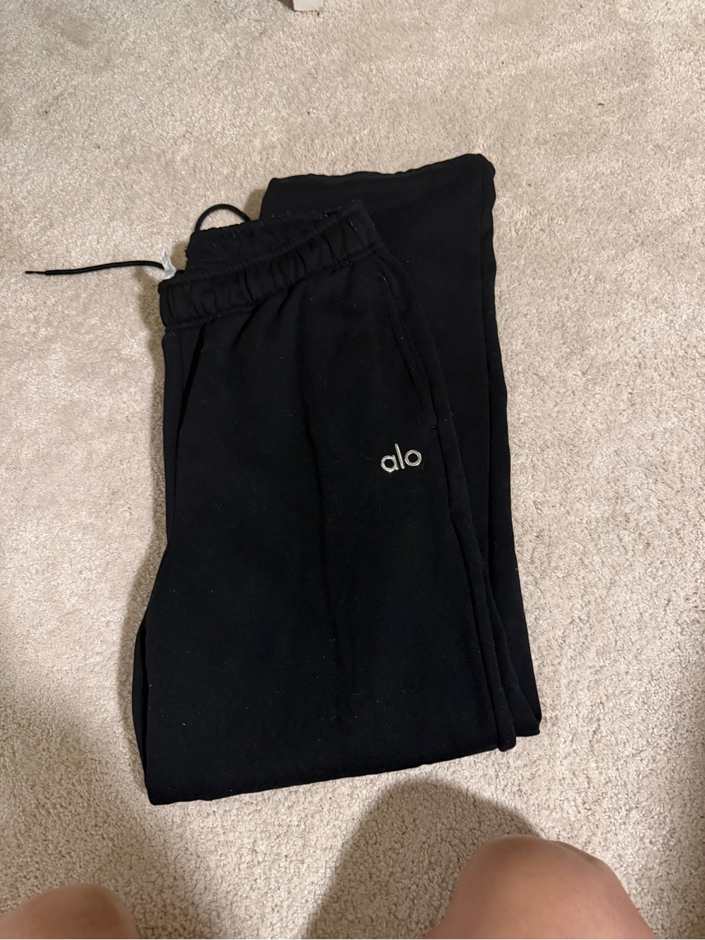 ALO Yoga Black Jogger Sweatpants with Logo